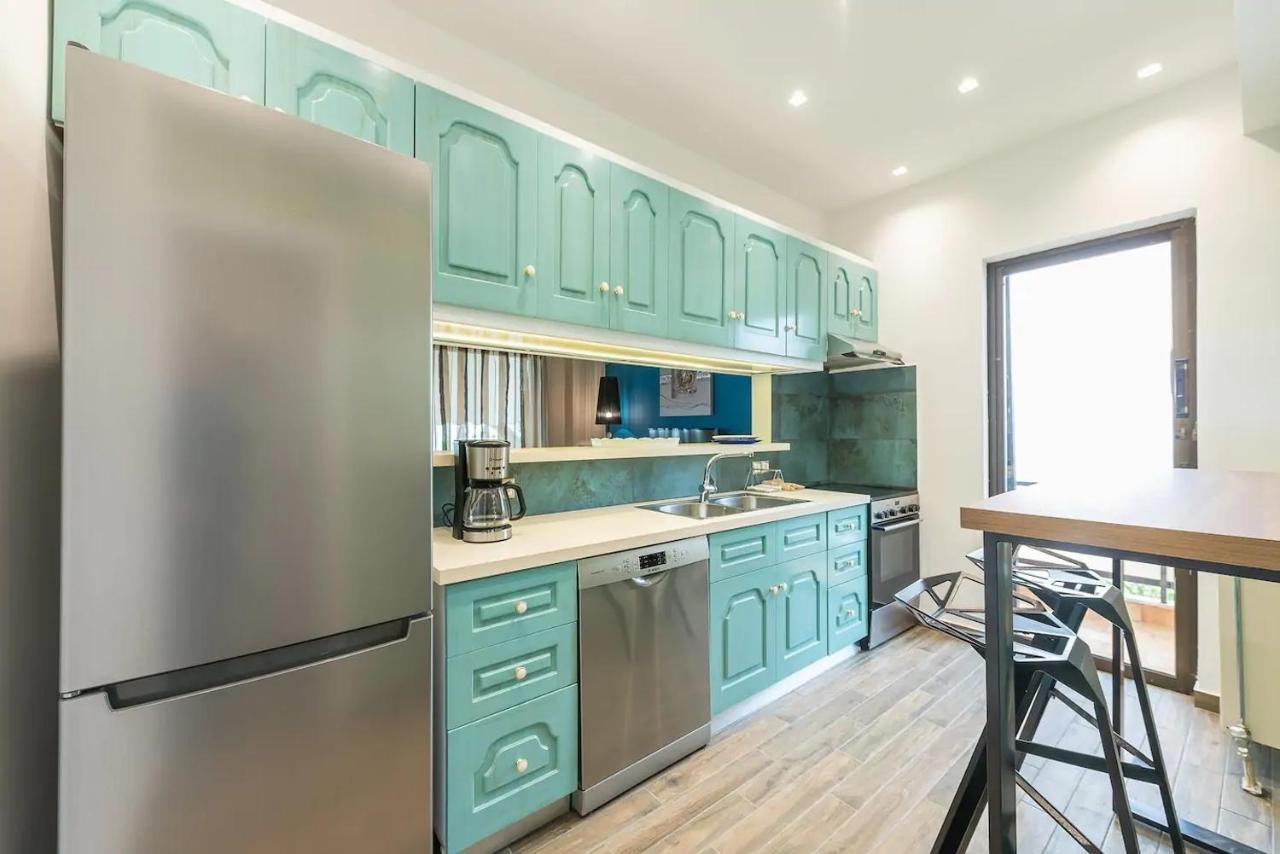 Glyfada Glass-Walled Designed Apt Atenas Exterior foto