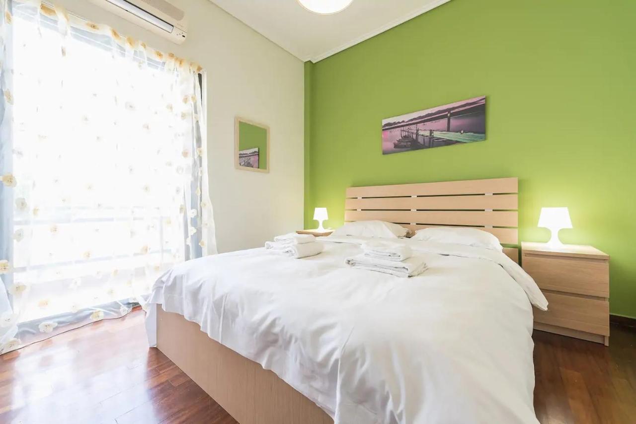 Glyfada Glass-Walled Designed Apt Atenas Exterior foto